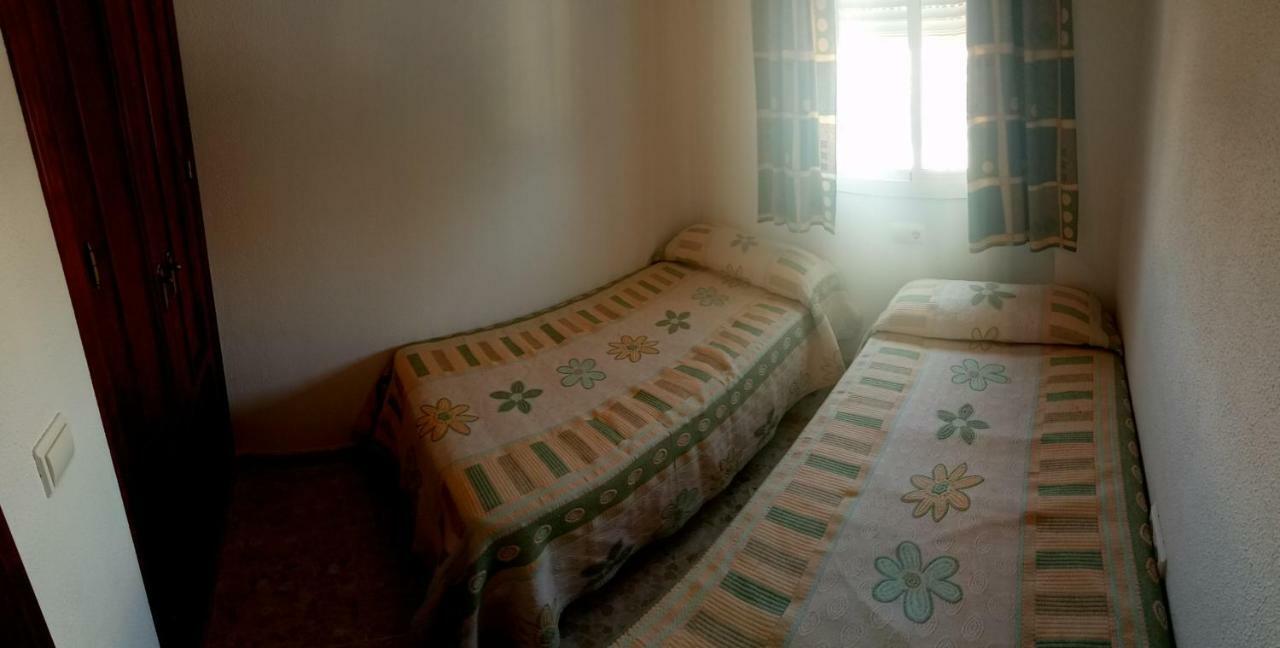 Apartamento Villamartin, Tranquilo Y Con Parking Conil De La Frontera Luaran gambar